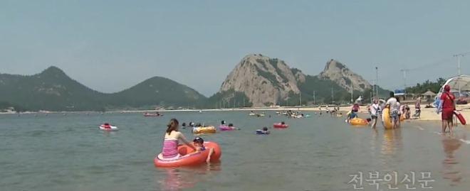해수욕장개장.jpg