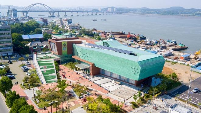 [박물관관리과]프랑스 참전용사 사진전(박물관전경).jpg