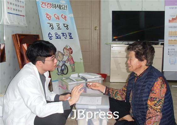 1-8 진안군, 찾아가는 한의과 진료실 운영 1.jpg