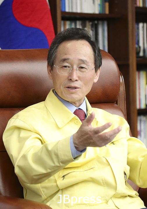 1-1. 송하진도지사 인물사진.jpg