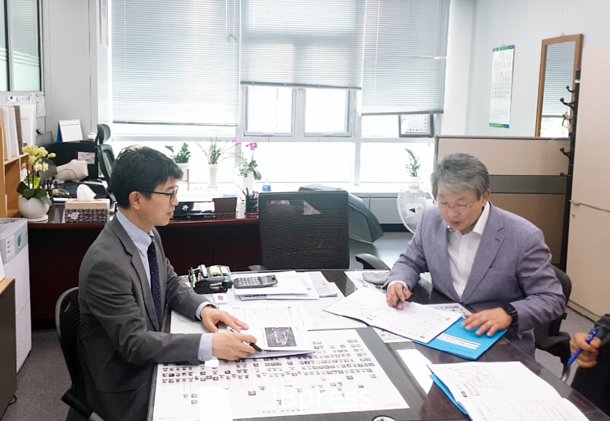 0716유진섭시장_2021년국가예산확보행정력‘집중’-김완섭사회예산심의관.png