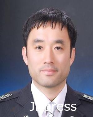 박영민(정복사진).jpg