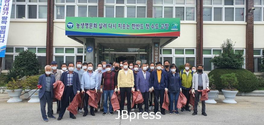 대산면이장단협의회환경정화활동2.jpg