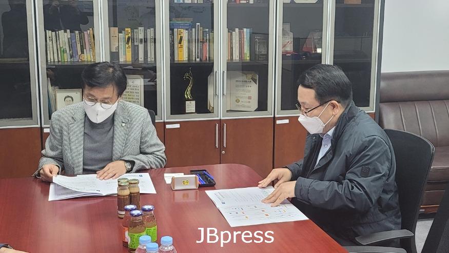 익산시, 내년도 국가예산 국회확보전 ‘총력’_신영대의원.jpg