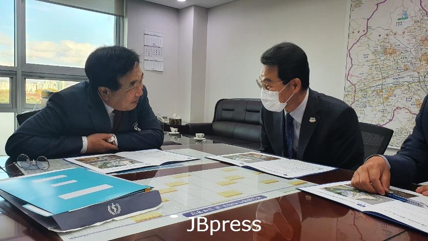 권익현부안군수_내년도국가예산확보총력(서병수의원).jpg
