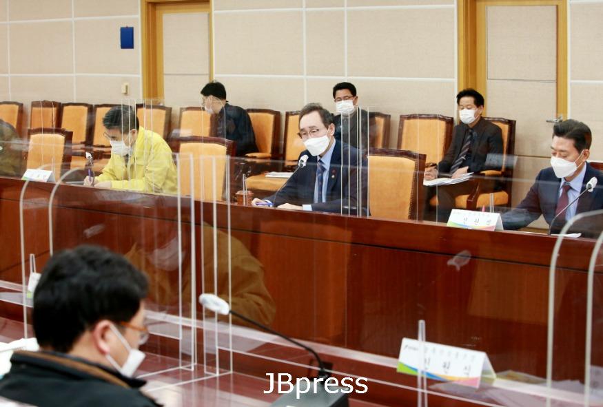 1-1.(사진)간부회의.jpg