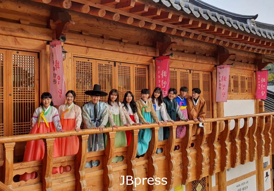 일상에한복빛깔특별함을더해보세요(1).jpg