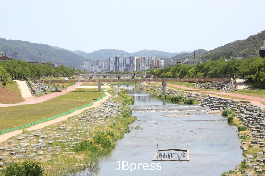 1013 정읍시, ‘정읍천’ 친환경 수변공원·관광 명소 조성 ‘박차’3.JPG