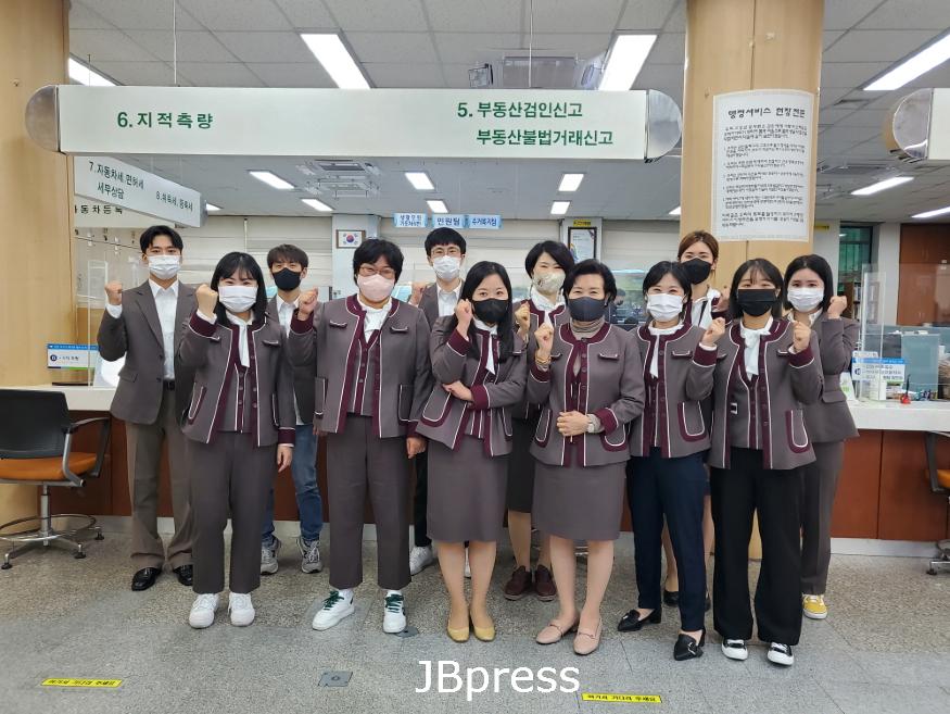 민원실근무복사진.jpg