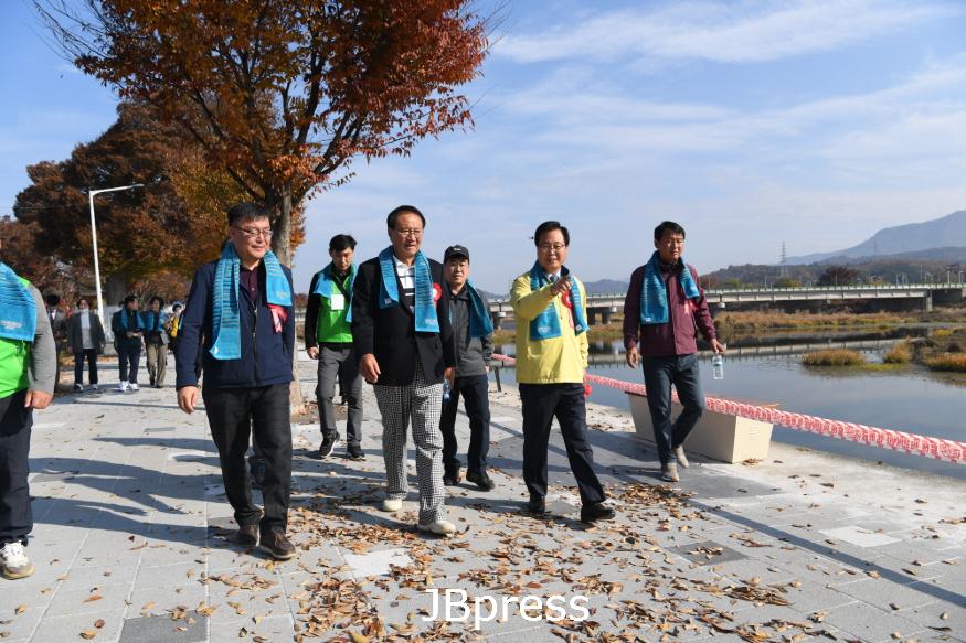완주 쓰레기 (1).jpeg