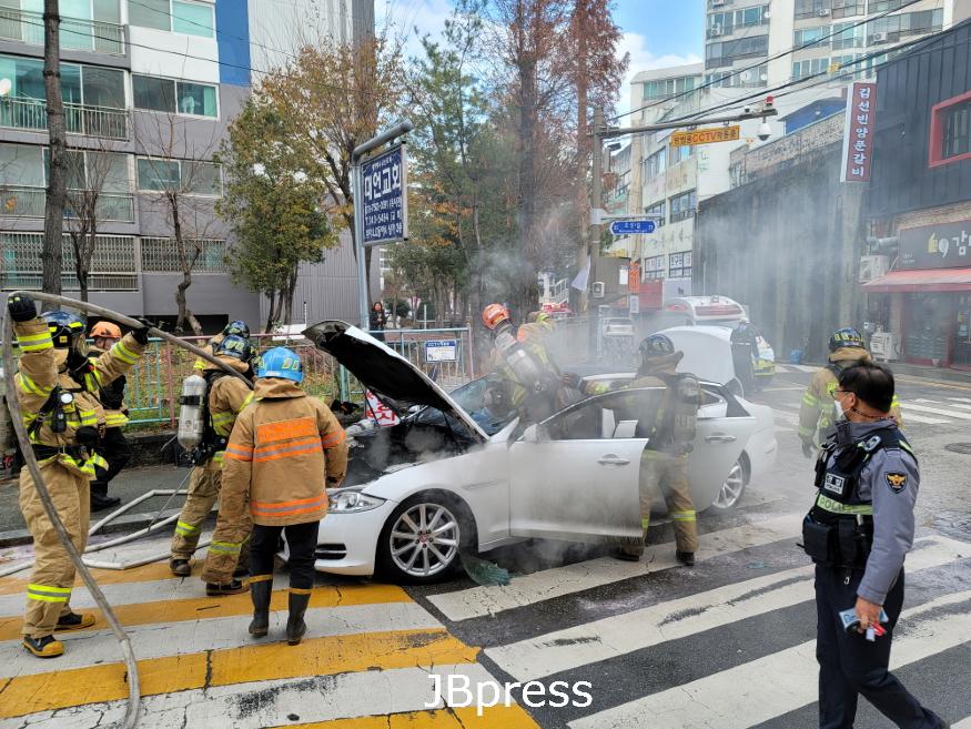 20221111(전주덕진소방서)-내 차 안에  ‘차량용 소화기’ 꼭 비치하세요-3.jpg