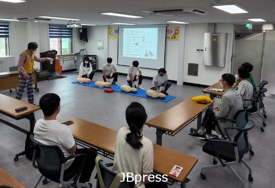익산시자원봉사센터, ‘4분의 기적 ’ 응급처치교육 실시 (2).jpg