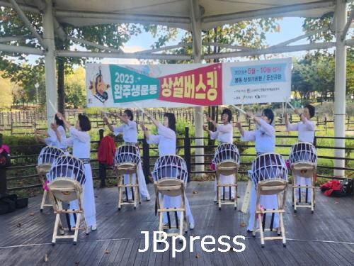 생문동상설버스킹공연.jpg