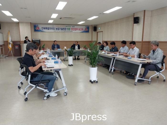 농업기술원장 방문 사진.jpg