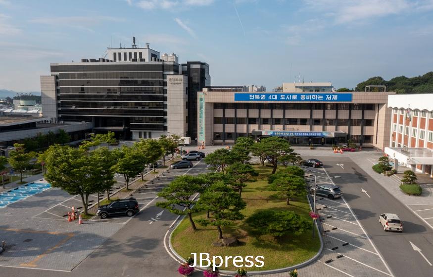 김제시청 전경(사진).jpg