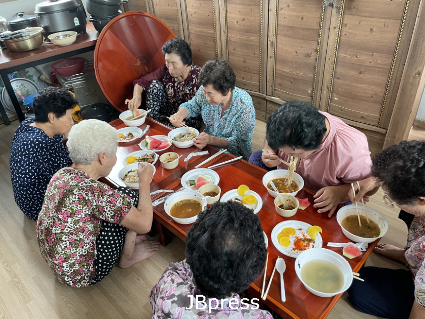 신풍동 지역보장 협의체 음식나눔.png