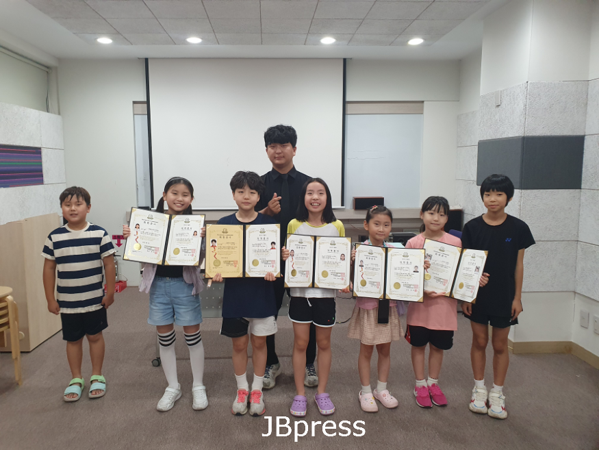 청소년수련관주니어마술사배출.png