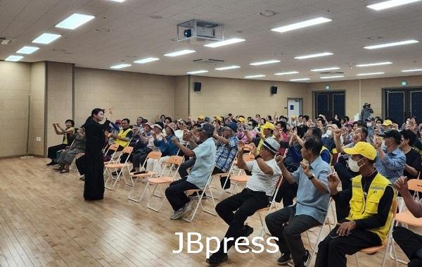 용진읍_노인일자리정신건강증진교육.jpg