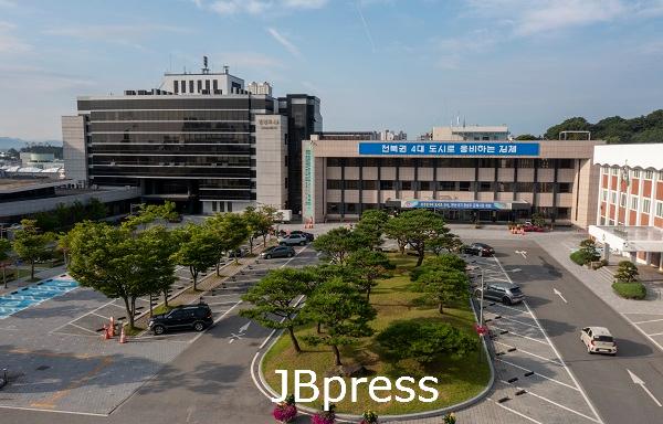 김제시청 전경(사진).jpg