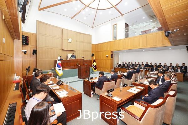 [사진] 241008 부안군의회, 제355회 임시회 개회.JPG