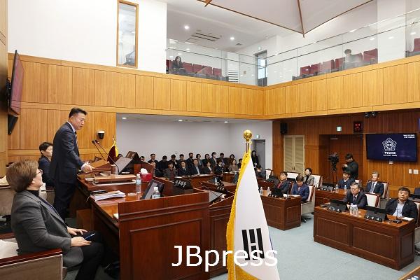 [사진] 제356회 제2차 정례회 폐회.JPG