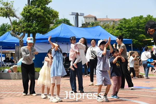 부안군문화재단, 꿈꾸는 놀이터”제3회 한국동시축제 성료 (2).jpg