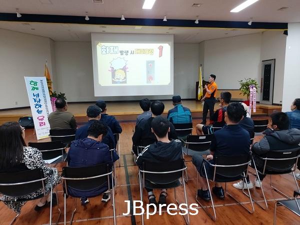 부안군가족센터, ‘함께 성장하는 우리’ 프로그램 운영 (2).jpg